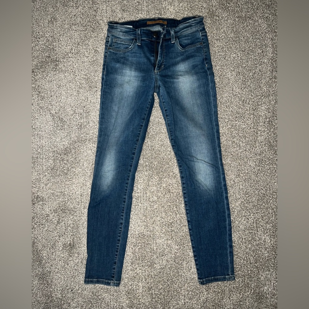 Joe’s Jeans. Womens 26. Skinny, cropped bottom. Smoke free home.